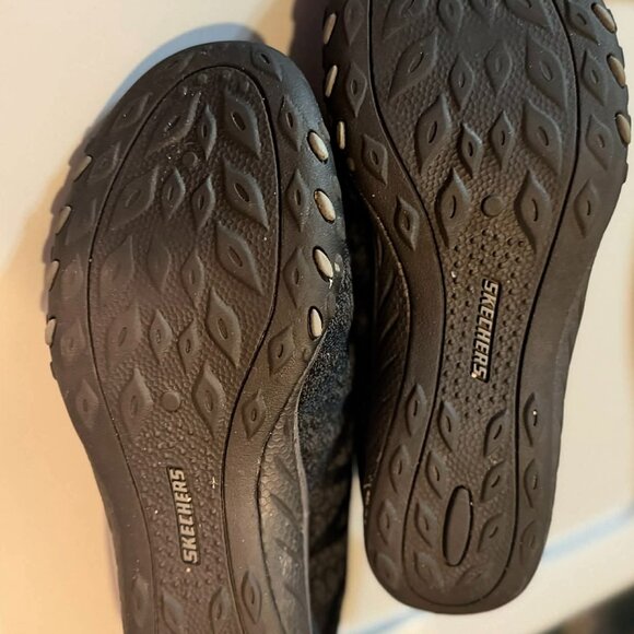 SIZE 9 Skechers Breathe Easy - Infi-Knity Relaxed Fit Slip-In Sneakers - Black - Picture 8 of 15